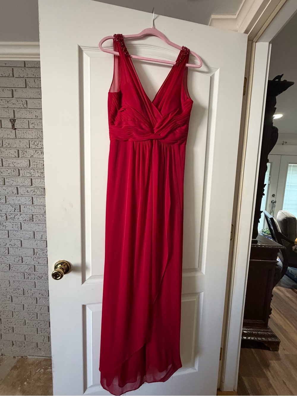 Adrianna Papell Elegant Red V-Neck Evening Dress size 12 READ